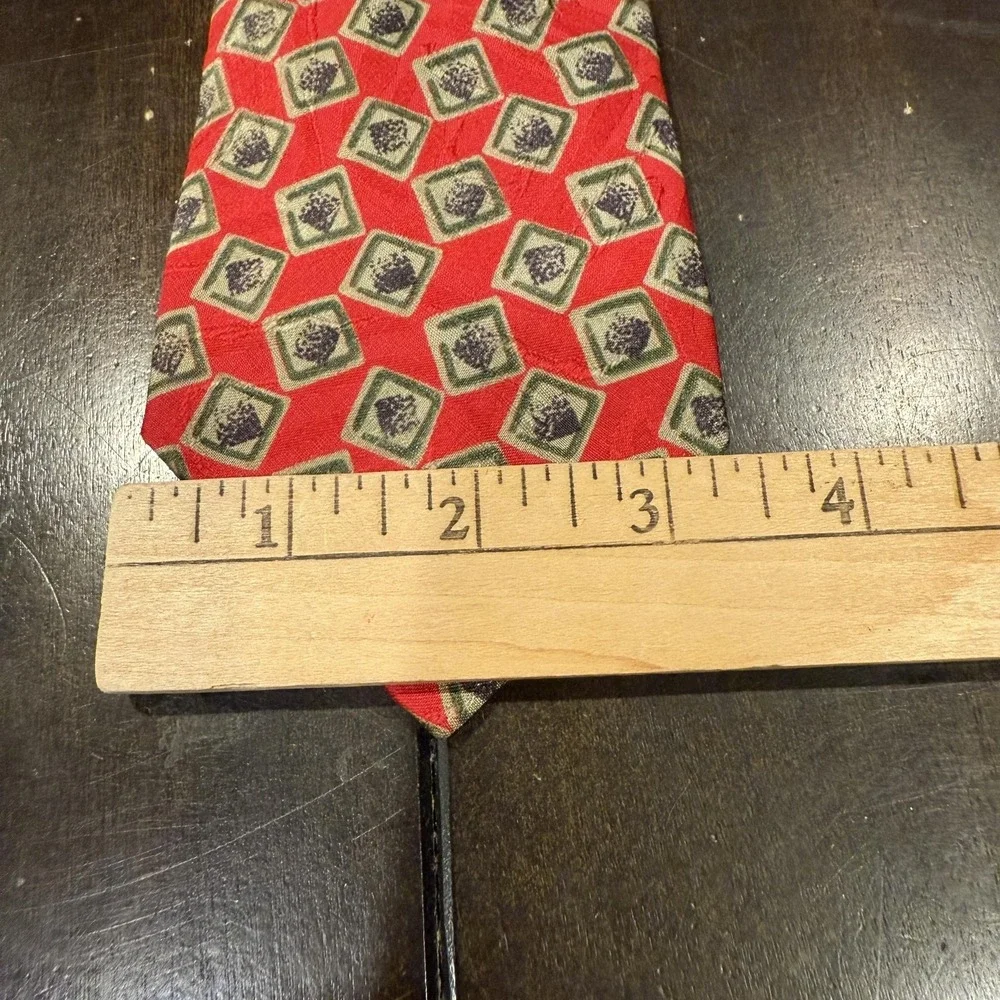 Brioni Tie Mens Red Silk Made In Italy Geometric Square Pattern Necktie Designer